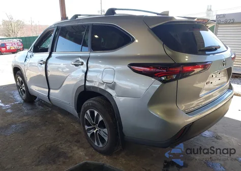 2025 Toyota Highlander Hybrid Xle from USA, damaged, VIN 5TDKBRCH7SS658102